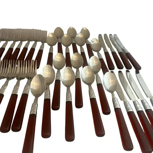 Pier One 39 Piece Stainless Flatware Red Acrylic Handles Mod Floral Embossed - Picture 13 of 14